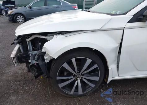 2019 Nissan Altima 2.5 Sr z USA, uszkodzony, nr VIN 1N4BL4CV5KC137456